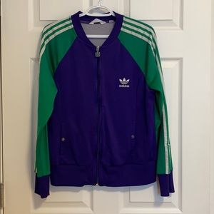 SIZE XL adidas sweater! Very well taken care of :)